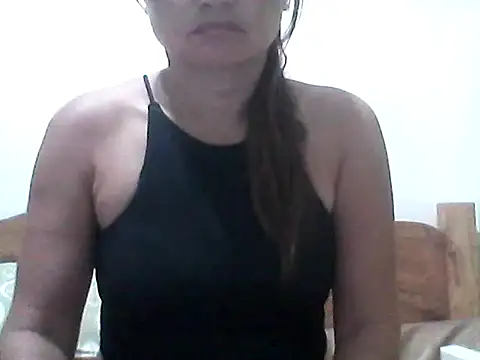 Snapshot of nathalie0045 chatting on 06/16/26, 08:44 nathalie0045 online show from 06/16/26, 08:44