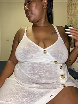 Snapshot of fatpussydallx chatting on 04/22/26, 02:03 fatpussydallx online show from 04/22/26, 02:03