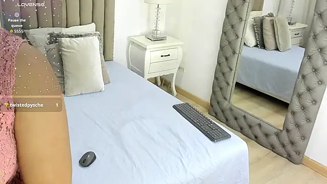 Snapshot of zusan_king_ chatting on 10/20/25, 03:29 zusan king online show from 10/20/25, 03:29