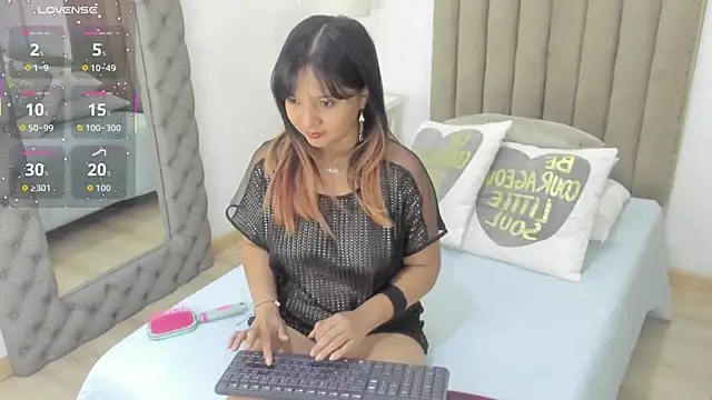 Snapshot of zusan_king_ chatting on 11/15/25, 03:04 zusan king online show from 11/15/25, 03:04