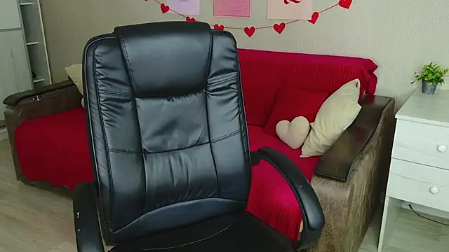 LeksaLove online show from 04/01/26, 04:37