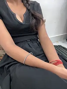 Snapshot of cute_parii_ chatting on 10/01/25, 10:16 cute parii online show from 10/01/25, 10:16