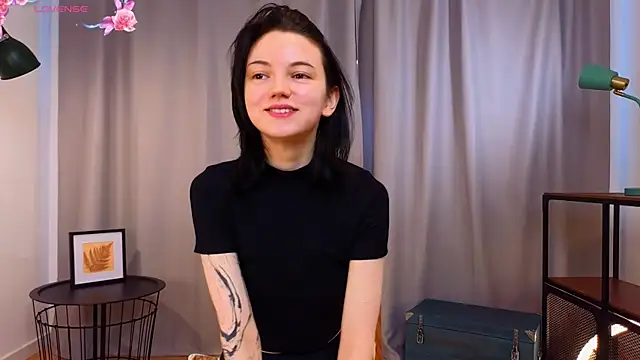 Snapshot of PamilaGrassle chatting on 09/22/25, 04:03 PamilaGrassle online show from 09/22/25, 04:03