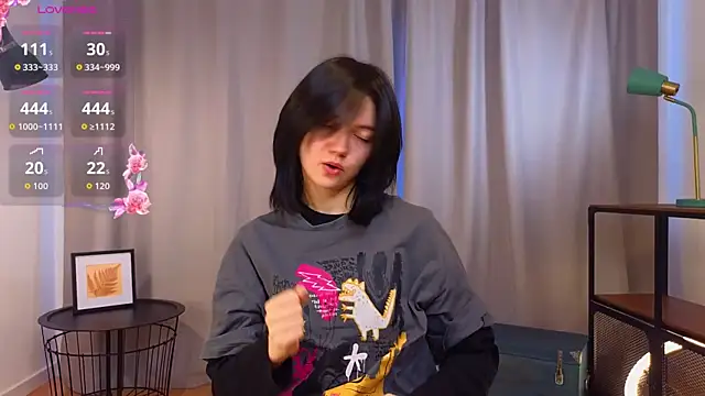 Snapshot of PamilaGrassle chatting on 10/03/25, 04:09 PamilaGrassle online show from 10/03/25, 04:09