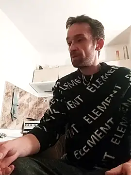 Snapshot of xxxxxcgbn chatting on 10/12/25, 07:57 xxxxxcgbn online show from 10/12/25, 07:57