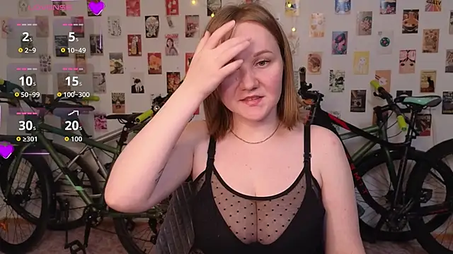 Snapshot of BellaMurrr chatting on 11/18/25, 07:18 BellaMurrr online show from 11/18/25, 07:18