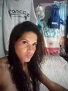 Snapshot of Lagataymoreno chatting on 10/06/25, 07:00 Lagataymoreno online show from 10/06/25, 07:00