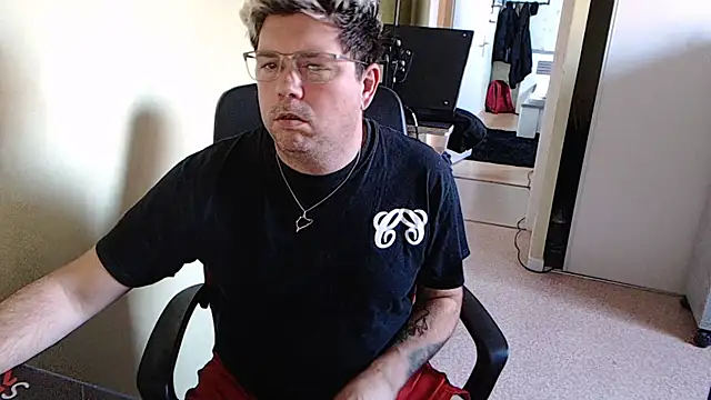 Snapshot of blueandwhite1 chatting on 12/27/24, 03:26 blueandwhite1 online show from 12/27/24, 03:26