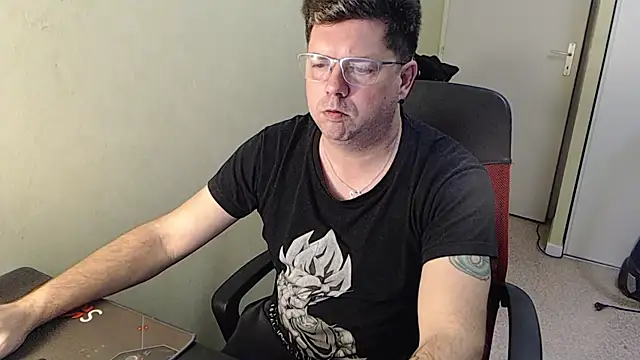 Snapshot of blueandwhite1 chatting on 01/28/25, 09:19 blueandwhite1 online show from 01/28/25, 09:19