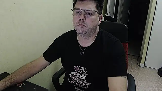 Snapshot of blueandwhite1 chatting on 01/30/25, 06:21 blueandwhite1 online show from 01/30/25, 06:21