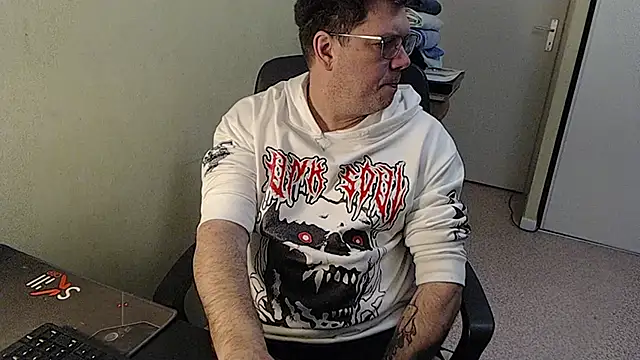 Snapshot of blueandwhite1 chatting on 02/09/25, 09:16 blueandwhite1 online show from 02/09/25, 09:16