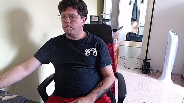 Snapshot of blueandwhite1 chatting on 09/10/25, 07:30 blueandwhite1 online show from 09/10/25, 07:30