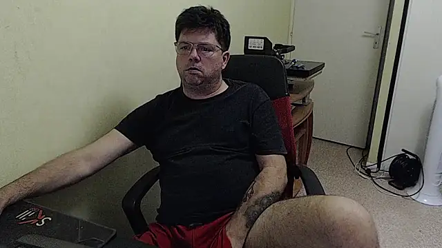 Snapshot of blueandwhite1 chatting on 09/29/25, 05:51 blueandwhite1 online show from 09/29/25, 05:51