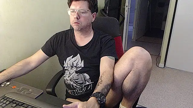 blueandwhite1 online show from 02/13/26, 03:41