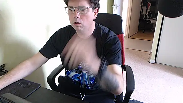 blueandwhite1 online show from 03/13/26, 03:18