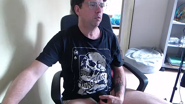 blueandwhite1 online show from 04/29/26, 02:21