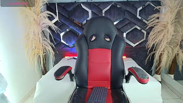 Snapshot of Zoe-Johnson_ chatting on 11/06/25, 09:48 Zoe-Johnson online show from 11/06/25, 09:48