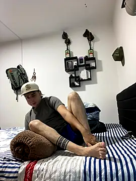 Snapshot of Jaguer2213 chatting on 11/04/25, 03:27 Jaguer2213 online show from 11/04/25, 03:27