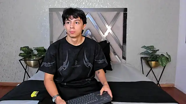 Tyler durten online show from 10/22/25, 03:07