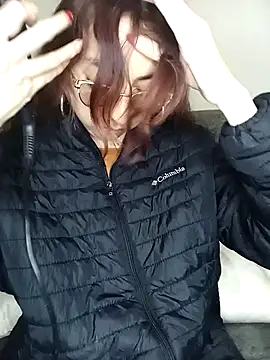 AnnieSparkle online show from 09/18/25, 12:23