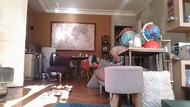 Snapshot of Titilouonlyf69 chatting on 11/07/25, 11:21 Titilouonlyf69 online show from 11/07/25, 11:21