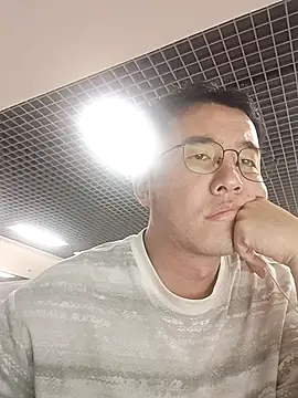 Snapshot of nnnnnan9527 chatting on 09/29/25, 07:02 nnnnnan9527 online show from 09/29/25, 07:02