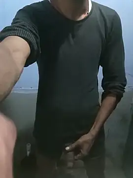 Snapshot of Mr_xxx007@xh chatting on 12/16/25, 03:33 Mr xxx007xh online show from 12/16/25, 03:33