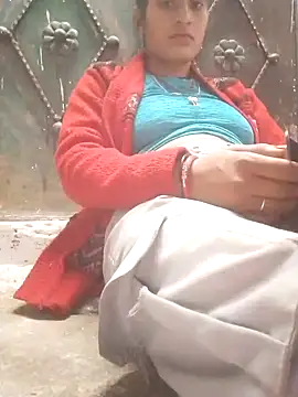 Snapshot of Maya5656 chatting on 11/21/25, 12:15 Maya5656 online show from 11/21/25, 12:15