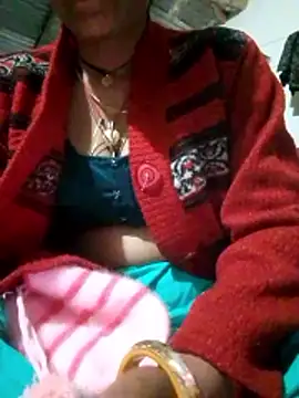 Snapshot of Maya5656 chatting on 11/22/25, 03:11 Maya5656 online show from 11/22/25, 03:11