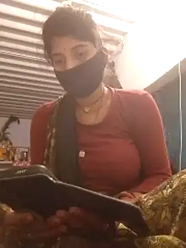 Snapshot of Maya5656 chatting on 11/28/25, 03:58 Maya5656 online show from 11/28/25, 03:58