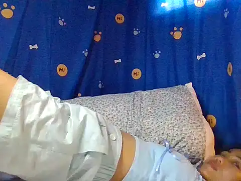 AnnewithanE online show from 12/18/25, 12:06