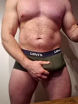 AlphaGymMale online show from 12/15/25, 01:43