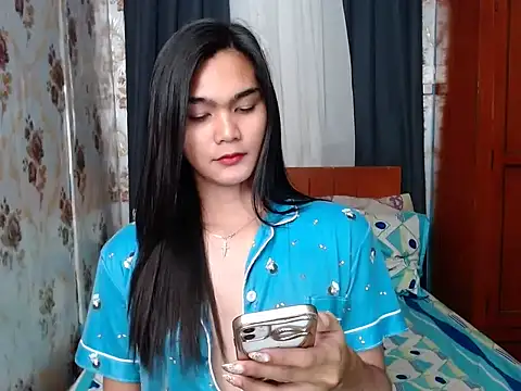 Snapshot of lady_in_moon chatting on 10/09/25, 12:58 lady in moon online show from 10/09/25, 12:58