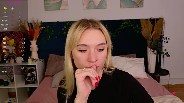 RachelColon online show from 10/20/25, 10:05