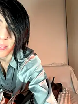 Snapshot of flowermadness chatting on 12/04/25, 12:36 flowermadness online show from 12/04/25, 12:36