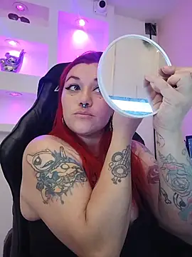 Snapshot of Bathory_Mia666 chatting on 12/13/25, 10:59 Bathory Mia666 online show from 12/13/25, 10:59