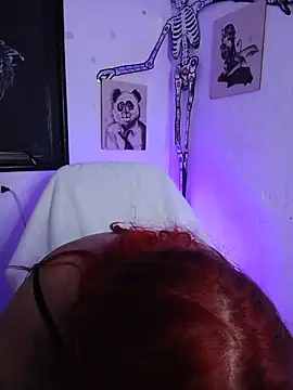 Snapshot of Bathory_Mia666 chatting on 12/19/25, 11:28 Bathory Mia666 online show from 12/19/25, 11:28