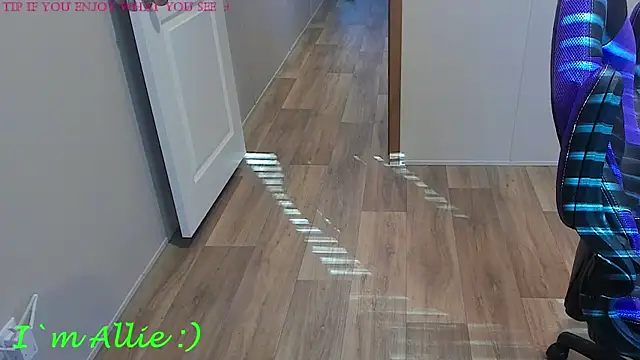 Snapshot of Allie_Kat chatting on 12/20/25, 04:25 Allie Kat online show from 12/20/25, 04:25