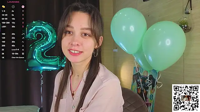 Snapshot of VineciaDestors chatting on 10/13/25, 05:46 VineciaDestors online show from 10/13/25, 05:46