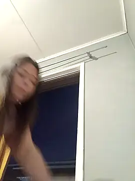 tudiablitalitabellaaa online show from 11/08/25, 12:00