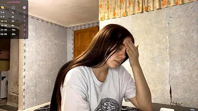 Snapshot of Lia_rise chatting on 09/28/25, 03:17 Lia rise online show from 09/28/25, 03:17