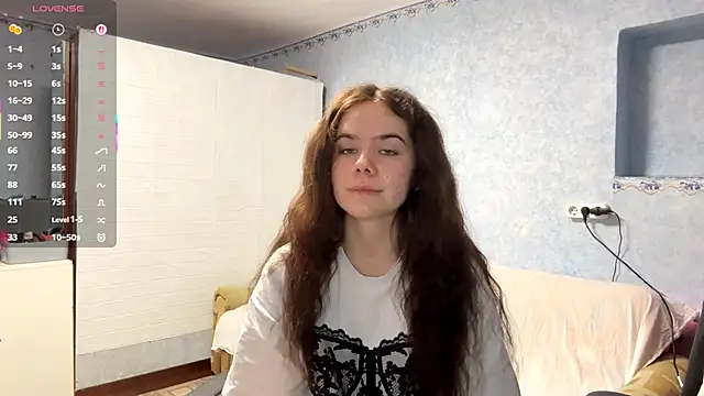 Snapshot of Lia_rise chatting on 11/28/25, 03:04 Lia rise online show from 11/28/25, 03:04