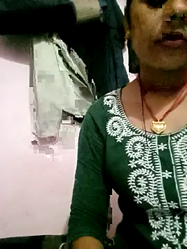 Snapshot of Hot_tin74 chatting on 09/29/25, 05:29 Hot tin74 online show from 09/29/25, 05:29