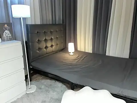 Snapshot of Blaire_Samantha chatting on 11/11/25, 04:23 Blaire Samantha online show from 11/11/25, 04:23