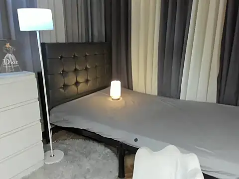 Snapshot of Blaire_Samantha chatting on 11/27/25, 07:54 Blaire Samantha online show from 11/27/25, 07:54