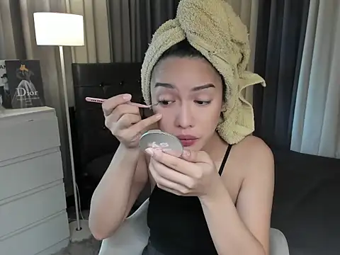 Snapshot of Blaire_Samantha chatting on 12/04/25, 06:55 Blaire Samantha online show from 12/04/25, 06:55