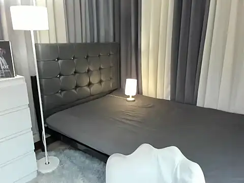 Snapshot of Blaire_Samantha chatting on 12/16/25, 09:14 Blaire Samantha online show from 12/16/25, 09:14