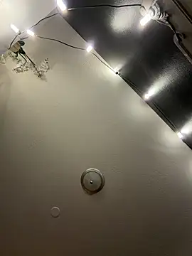 Snapshot of Fine10ne chatting on 12/04/25, 11:52 Fine10ne online show from 12/04/25, 11:52