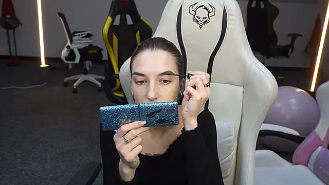 Snapshot of _Lili_054 chatting on 10/04/25, 10:24  Lili 054 online show from 10/04/25, 10:24