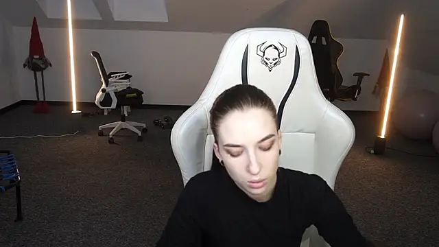 Snapshot of _Lili_054 chatting on 10/05/25, 02:15  Lili 054 online show from 10/05/25, 02:15